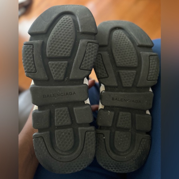 Balenciga Sneakers - Picture 7 of 8